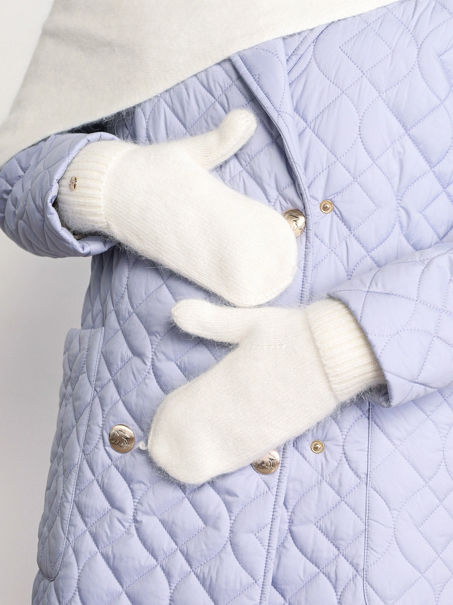 Варежки вязаные из ангоры и акрила